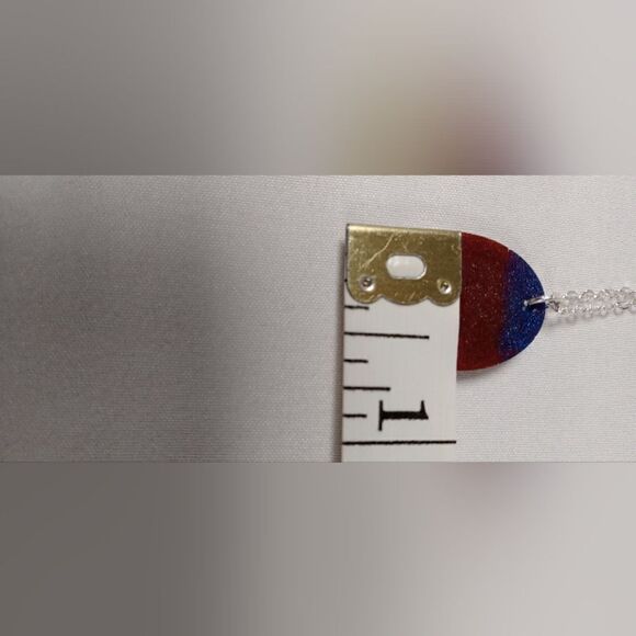 CLEARANCE  Red white blue resin oval necklace with silver toned 11 inch chain - Picture 5 of 7